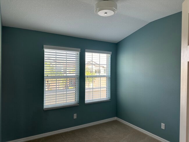 Building Photo - 9119 Carolina Wren Dr