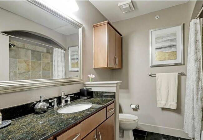 Building Photo - 1901 Post Oak Blvd