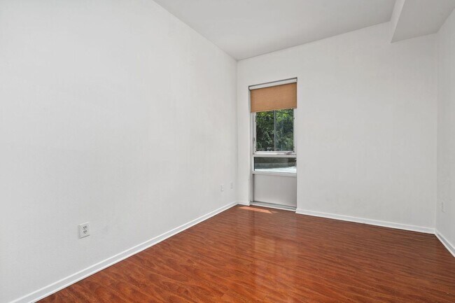 Building Photo - 111 S De Lacey Ave