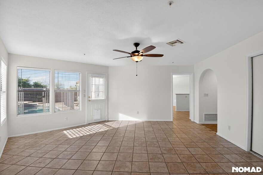 Building Photo - 11782 N 112th Way