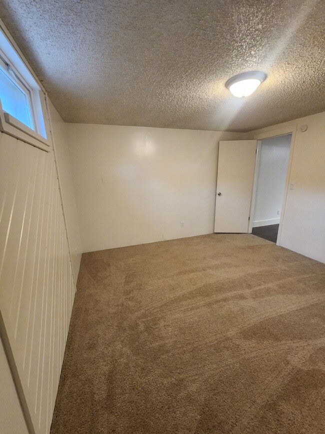 Building Photo - Very Large 3BR, 3BTH Near Black Bay Park in Post Falls