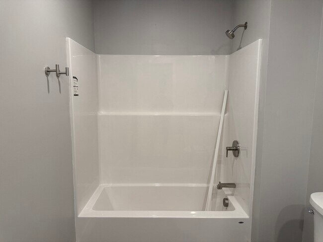 Building Photo - 251 Sladen St