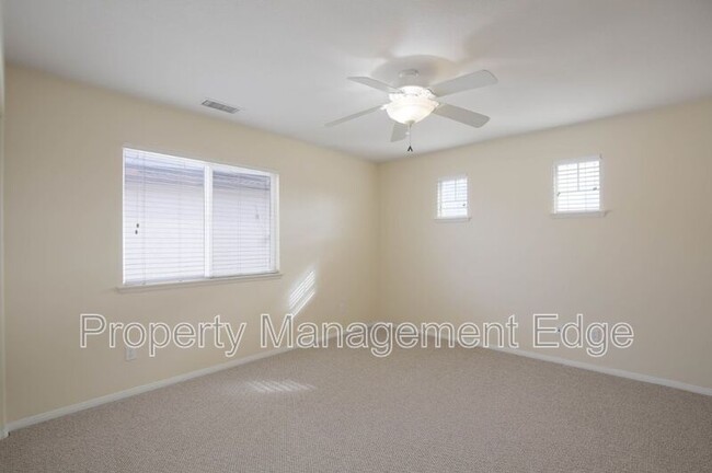 Building Photo - Birch Ct 38265