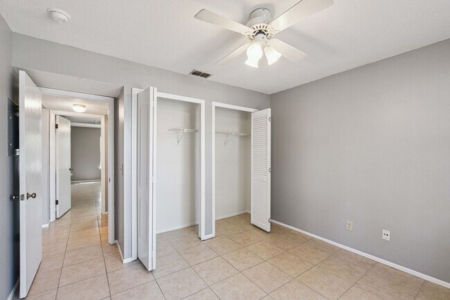 Building Photo - 2/1.5 Condo With Screened Patio in Conway Area