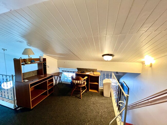 Building Photo - Fully Furnished 1-Bedroom Loft – Sierra Ma...