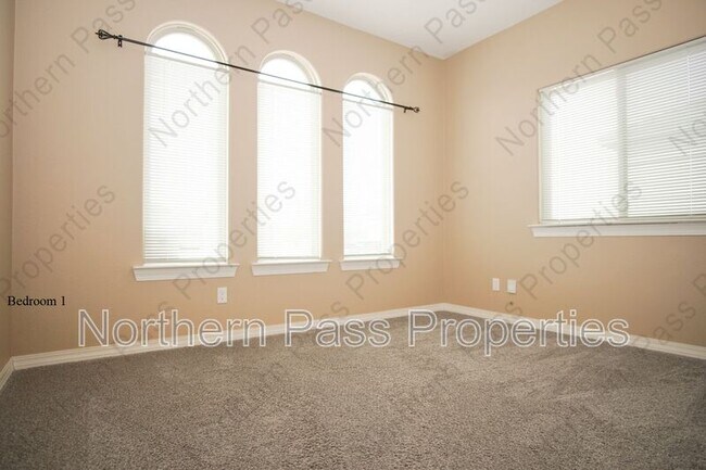 Building Photo - 14364 Tobe Davis Dr