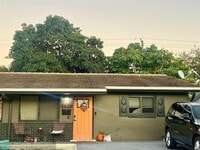 Building Photo - 2624 NE 10th Terrace