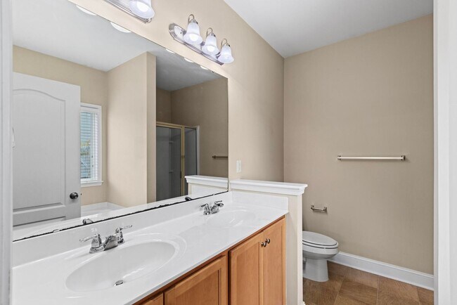 Building Photo - 3 bedroom Ranch Available Now!