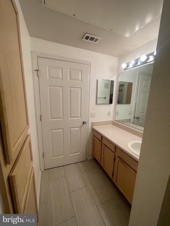 Building Photo - 1530 Spring Gate Dr.