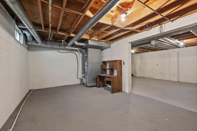 Building Photo - 7711 Hayden Run Rd