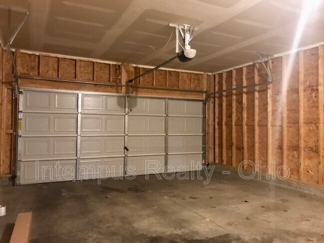 Building Photo - 2844 Hillstone St