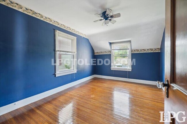 Building Photo - 2029 Berdan Ave