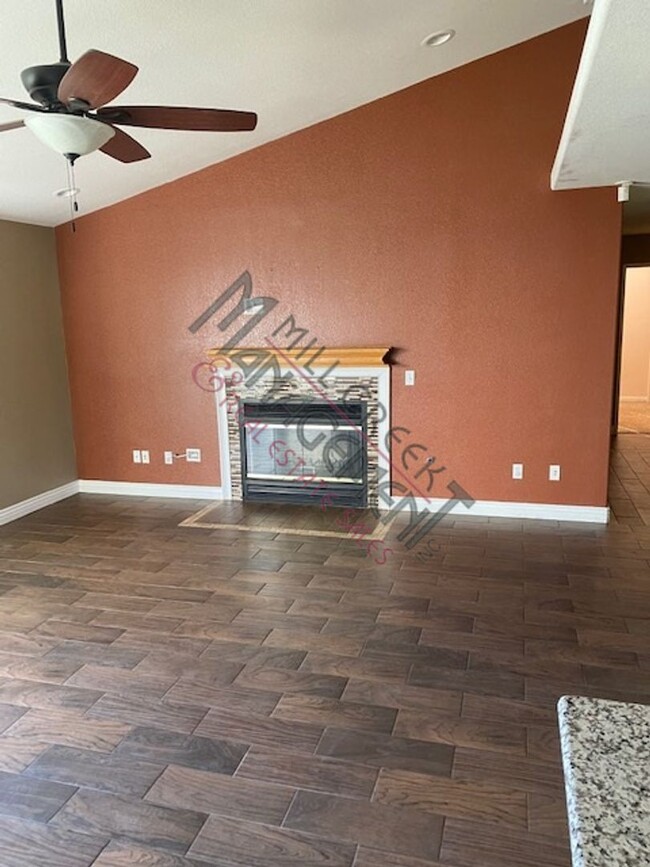 Building Photo - *** Move in Special $300.00 off first mont...