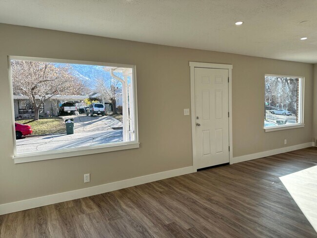 Building Photo - Darling remodeled 5 bedroom 2 bathroom home in the heart of Ogden