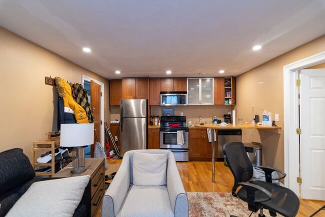 Building Photo - 9/1 No Fee! Spacious 1BR near Packard's Corner, BU, with AC!
