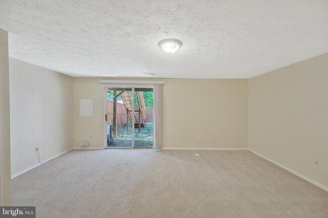 Building Photo - 7459 Aspenpark Rd