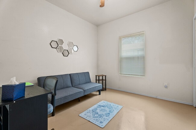 Building Photo - 3115 N Grand Ave