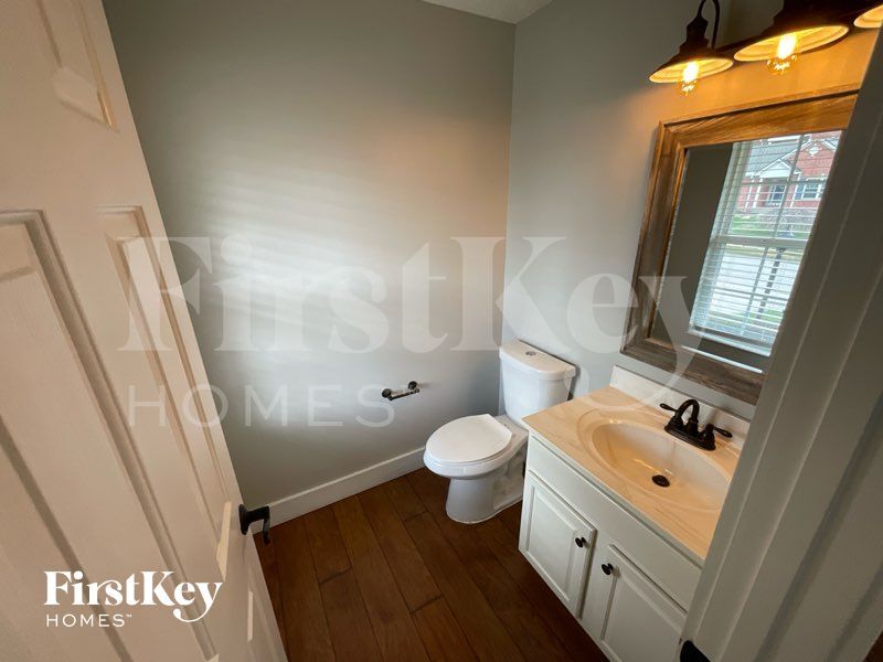 Building Photo - 671 McCormick Ln