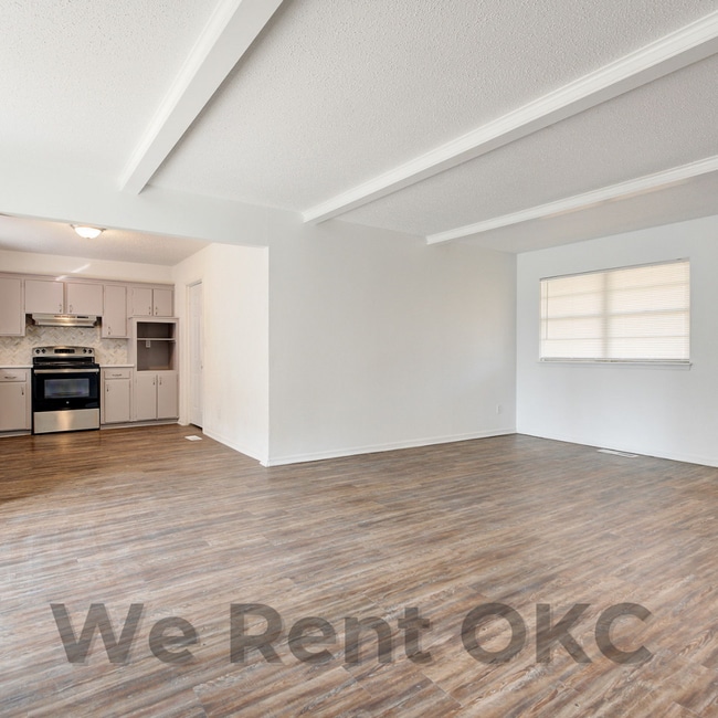 Building Photo - 1332 SW 77th Pl