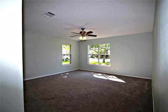 Building Photo - 2110 Jasper Ln