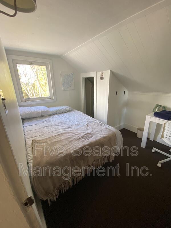 Building Photo - 351 S Winooski Ave