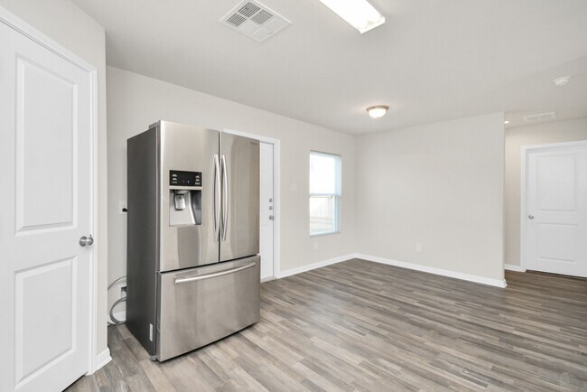 Building Photo - 15665 Briar Frst Dr