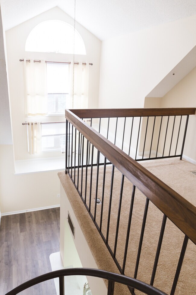 Building Photo - 14049 Vista Drive