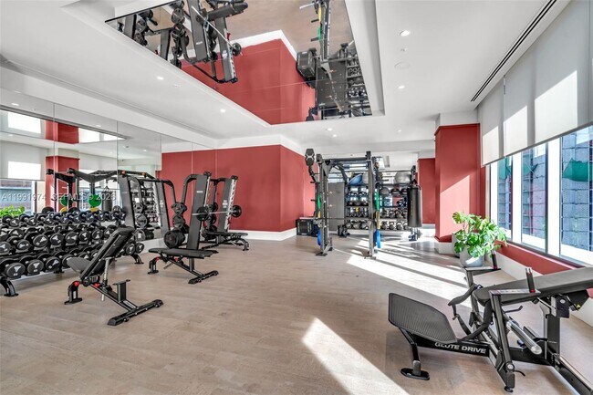 Building Photo - 11 NE 6th St