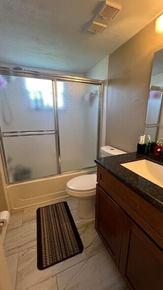 Building Photo - 1524 SE Royal Green Cir