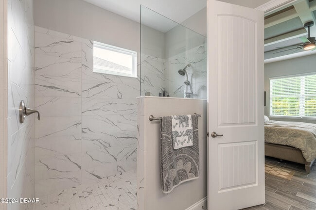 Building Photo - 205 Cyan Ave