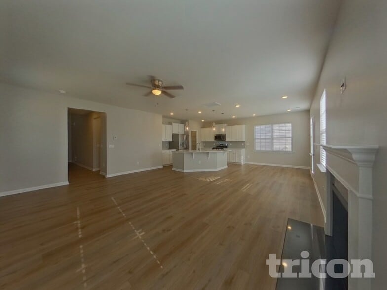 Building Photo - 5789 Oak Br Cir