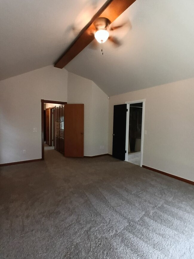 Building Photo - Carl Albert Schools! - Great Home!