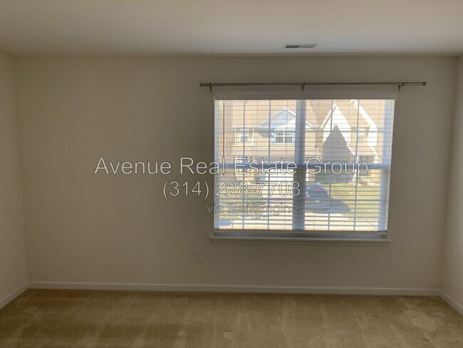 Building Photo - 554 Parkgate Dr