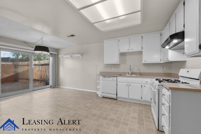 Building Photo - 16956 Minter Ct