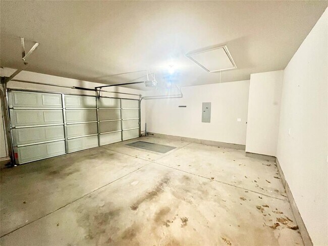 Building Photo - 2416 SW 135th St