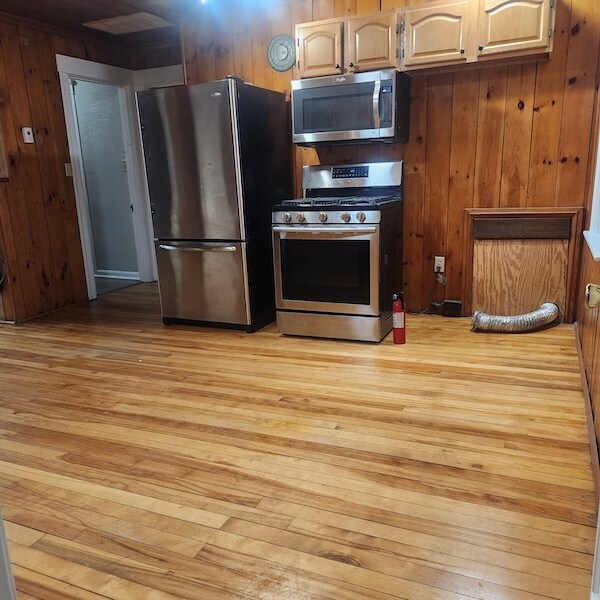 Building Photo - 5 Cohasset St