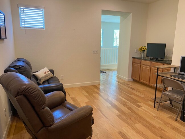 Building Photo - 4209 W Granite Basin Dr