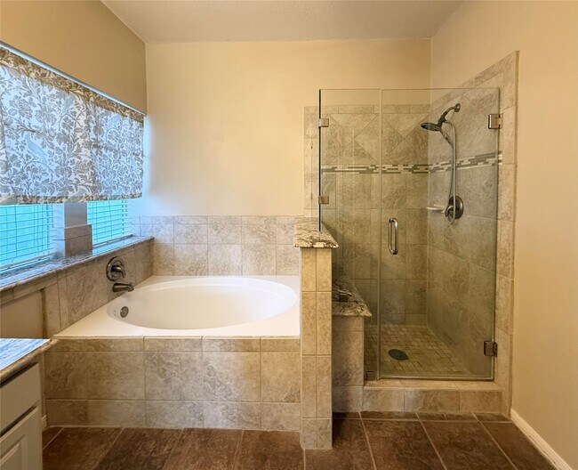 Building Photo - 13907 Carrington Ln