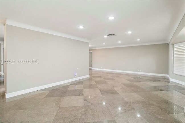 Building Photo - 2770 NE 8th Ct