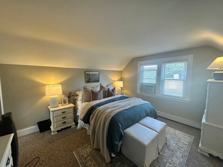 Building Photo - 25 Elm St