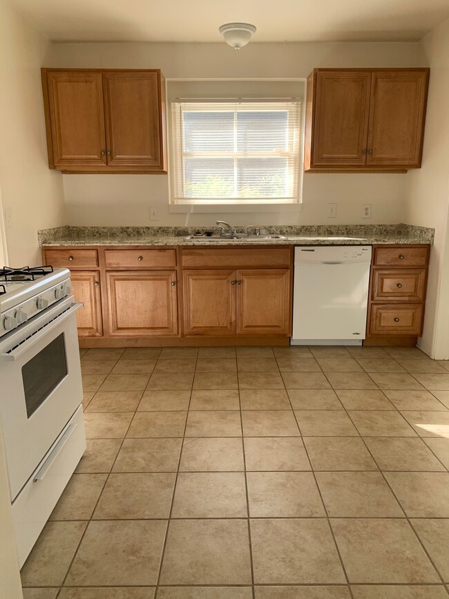 Building Photo - 1803 N Allen Ave