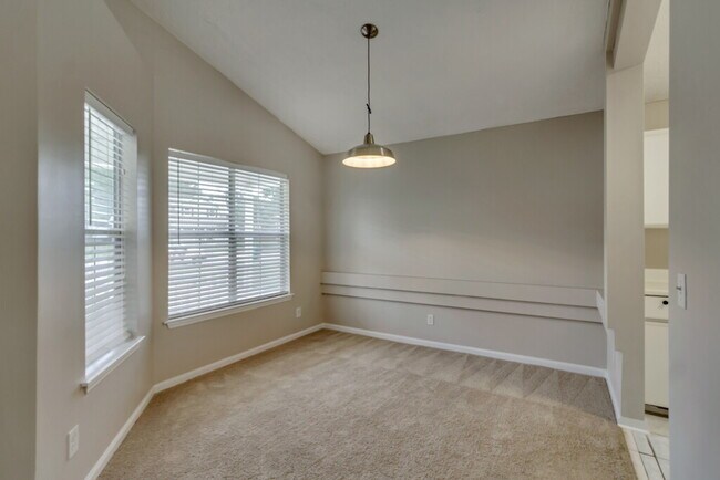 Building Photo - 710 Osprey Dr