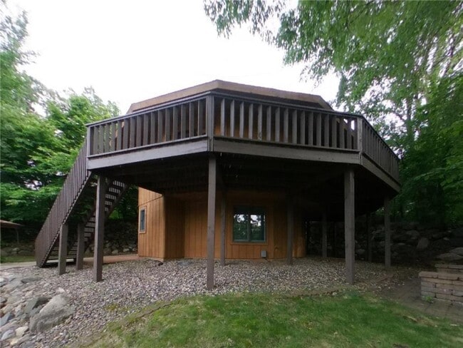 Building Photo - 805 Garrison Ct