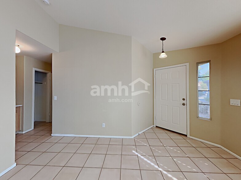 Building Photo - 15681 W Magnolia St