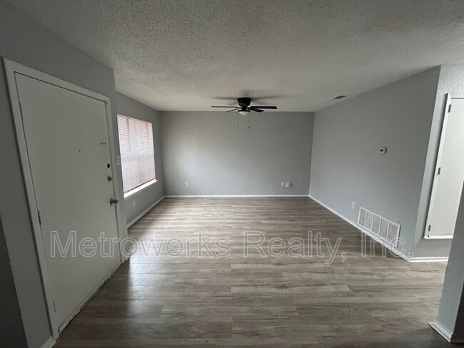 Building Photo - 109 Pine Meadow Dr