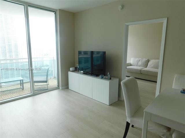Building Photo - 950 Brickell Bay Dr
