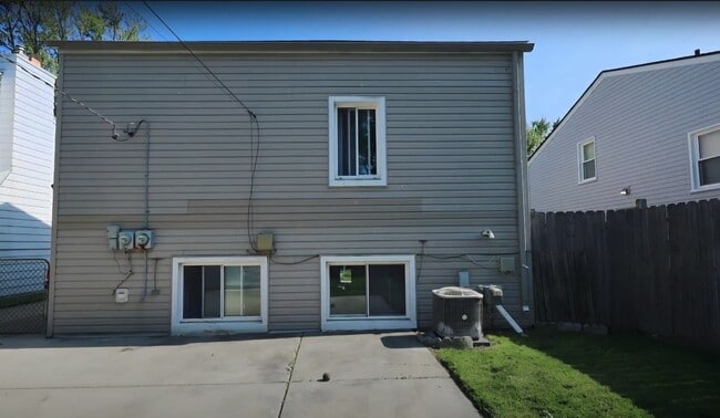Building Photo - 8483 Harding St
