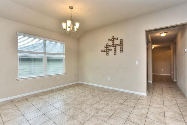Building Photo - 132 Denton Dr