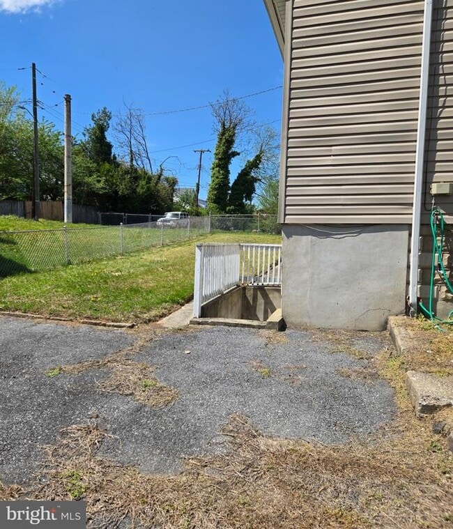 Building Photo - 4001 Echodale Ave