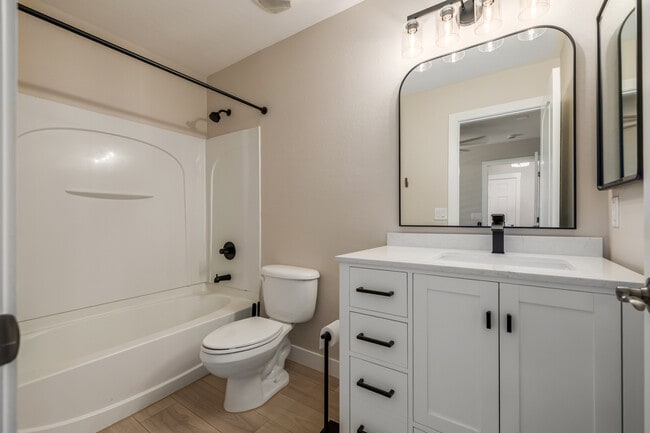 Building Photo - 4233 E Jasper Dr